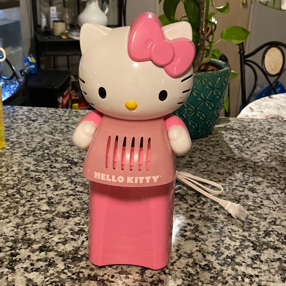 COPY - HELLO KITTY POPCORN MAKER 🍿 2012 never used DEADSTOCK
